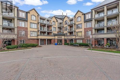 401 - 3060 Rotary Way, Burlington, ON - Outdoor With Facade