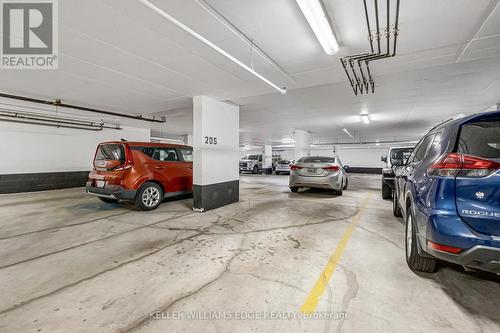 401 - 3060 Rotary Way, Burlington, ON - Indoor Photo Showing Garage