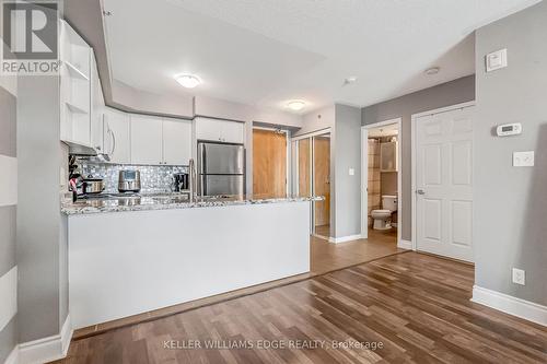 401 - 3060 Rotary Way, Burlington, ON - Indoor Photo Showing Kitchen