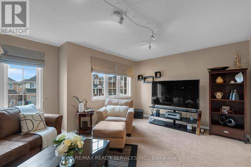 177 Decker Hollow Circle, Brampton, ON - Indoor Photo Showing Living Room