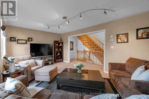 177 Decker Hollow Circle, Brampton, ON - Indoor Photo Showing Living Room