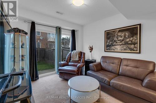 177 Decker Hollow Circle, Brampton, ON - Indoor Photo Showing Living Room