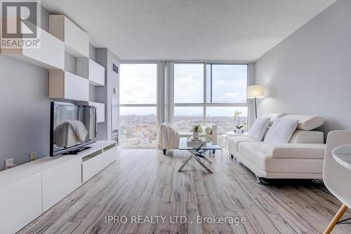 1616 - 4185 Shipp Drive, Mississauga, ON - Indoor Photo Showing Living Room