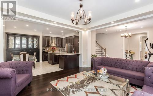 3183 Daisy Way, Oakville, ON - Indoor Photo Showing Living Room