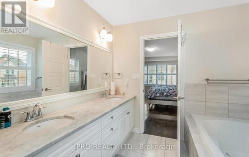 3183 Daisy Way, Oakville, ON - Indoor Photo Showing Bathroom