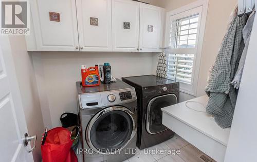 3183 Daisy Way, Oakville, ON - Indoor Photo Showing Laundry Room