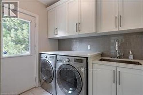 1404 The Links Drive, Oakville, ON - Indoor Photo Showing Laundry Room