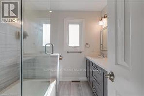 1404 The Links Drive, Oakville, ON - Indoor Photo Showing Bathroom