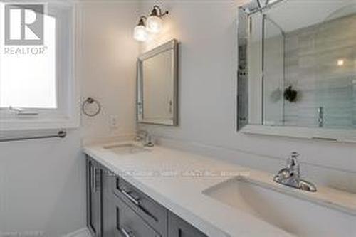 1404 The Links Drive, Oakville, ON - Indoor Photo Showing Bathroom