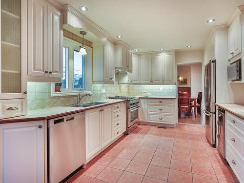 Kitchen - 147 Rue Maxime, Saint-Jean-Sur-Richelieu, QC - Indoor Photo Showing Kitchen With Double Sink With Upgraded Kitchen