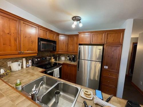 Kitchen - 1-206 Rue Du Mont-Plaisant, Mont-Tremblant, QC - Indoor Photo Showing Kitchen With Double Sink