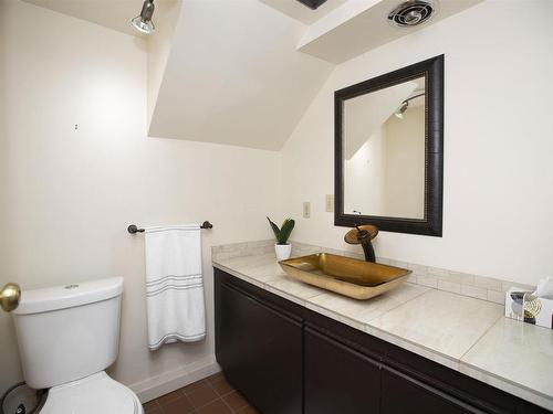 639 Red River Road, Thunder Bay, ON - Indoor Photo Showing Bathroom