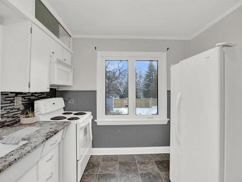 639 Red River Road, Thunder Bay, ON - Indoor Photo Showing Kitchen