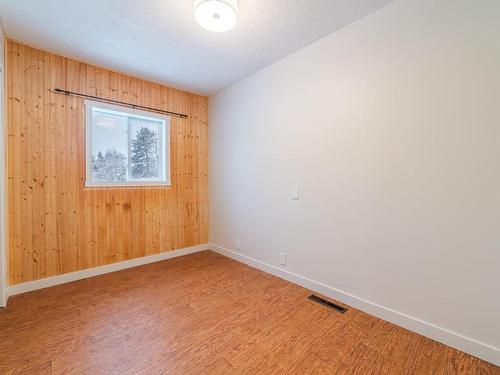 723 Airport Road, Kenora, ON - Indoor Photo Showing Other Room