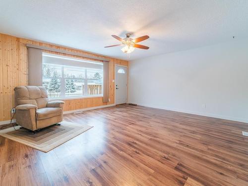 723 Airport Road, Kenora, ON - Indoor Photo Showing Other Room