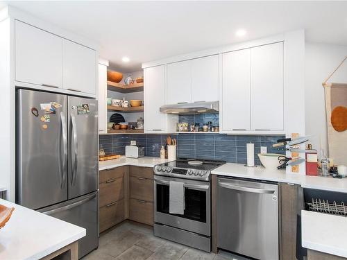 1301-27 Island Hwy South, Campbell River, BC - Indoor Photo Showing Kitchen