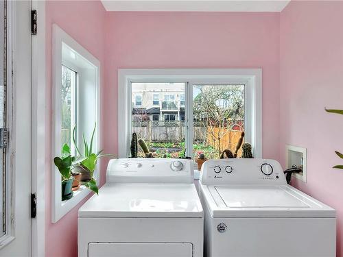 2074 Dover St, Sooke, BC - Indoor Photo Showing Laundry Room