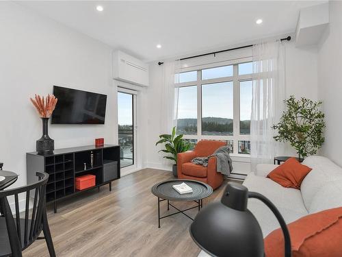 210-1110 Samar Cres, Langford, BC - Indoor Photo Showing Living Room