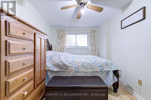 12 - 960 Warwick Court, Burlington, ON - Indoor Photo Showing Bedroom