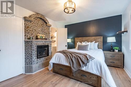 34 Corey Circle, Halton Hills, ON - Indoor Photo Showing Bedroom