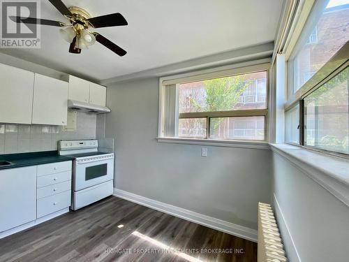 3 - 34 Erlesmere Avenue, Brampton, ON - Indoor Photo Showing Kitchen