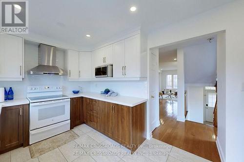 2423 Ravinebrook Crescent, Oakville, ON - Indoor Photo Showing Kitchen