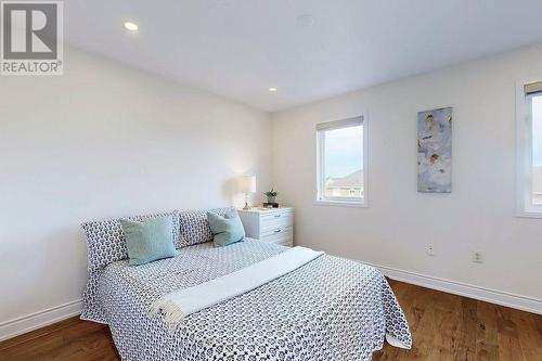 2423 Ravinebrook Crescent, Oakville, ON - Indoor Photo Showing Bedroom