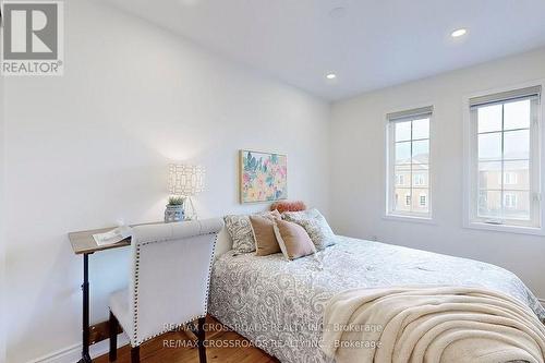 2423 Ravinebrook Crescent, Oakville, ON - Indoor Photo Showing Bedroom