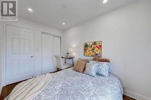 2423 Ravinebrook Crescent, Oakville, ON - Indoor Photo Showing Bedroom