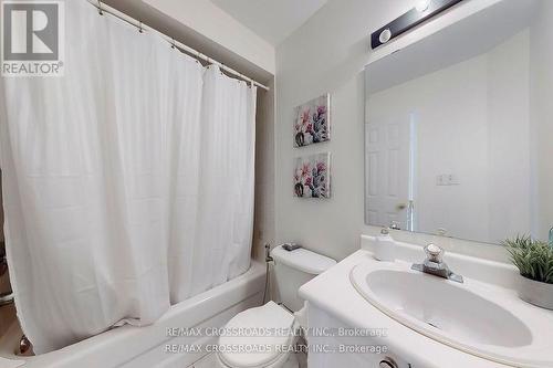 2423 Ravinebrook Crescent, Oakville, ON - Indoor Photo Showing Bathroom