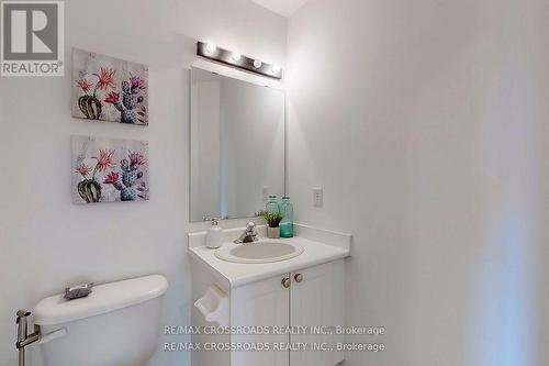 2423 Ravinebrook Crescent, Oakville, ON - Indoor Photo Showing Bathroom