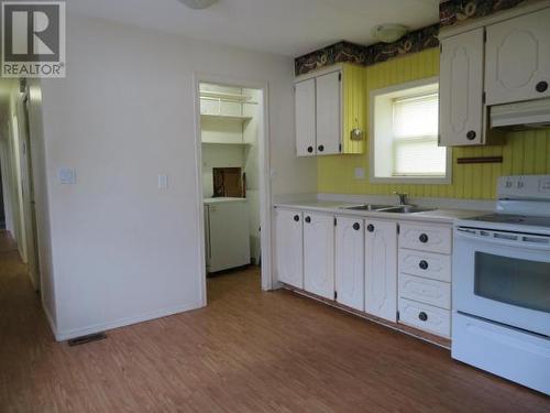 77-7624 Duncan Street, Powell River, BC - Indoor Photo Showing Kitchen With Double Sink