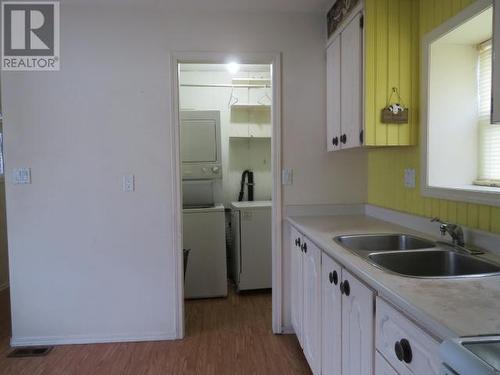 77-7624 Duncan Street, Powell River, BC - Indoor Photo Showing Kitchen With Double Sink