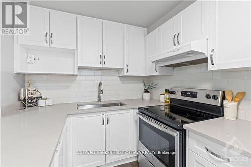 46 Newbury Avenue, Ottawa, ON - Indoor Photo Showing Kitchen With Upgraded Kitchen