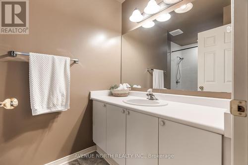 69 Ipswich Terrace, Ottawa, ON - Indoor Photo Showing Bathroom