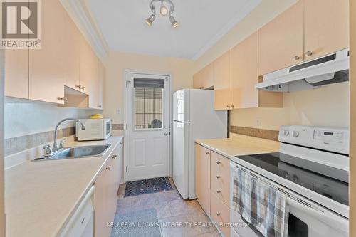 210 - 36D Forester Crescent, Ottawa, ON - Indoor Photo Showing Kitchen