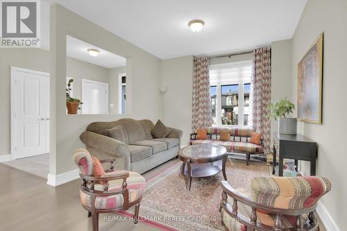 77 Axel Crescent, Ottawa, ON - Indoor Photo Showing Living Room