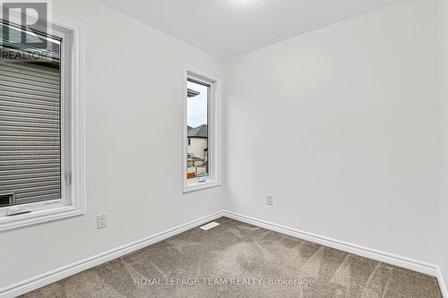 1023 Cedar Creek Drive, Ottawa, ON - Indoor Photo Showing Other Room