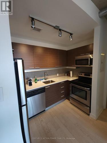 411 - 354 Gladstone Avenue, Ottawa, ON - Indoor Photo Showing Kitchen