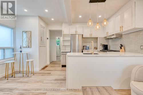 67 Glendale Avenue N, Hamilton, ON - Indoor Photo Showing Kitchen With Upgraded Kitchen