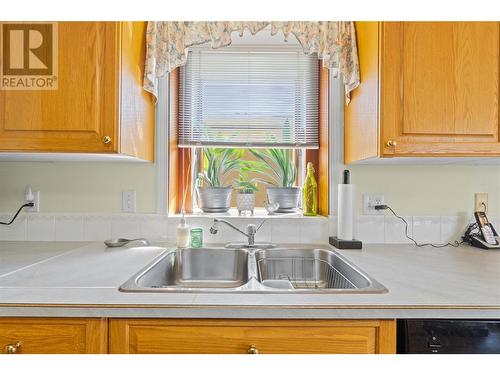 151 8 Avenue Sw Unit# 23, Salmon Arm, BC - Indoor Photo Showing Kitchen With Double Sink