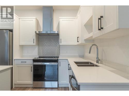 220 Shepherd Road Unit# 8, Chase, BC - Indoor Photo Showing Kitchen With Double Sink