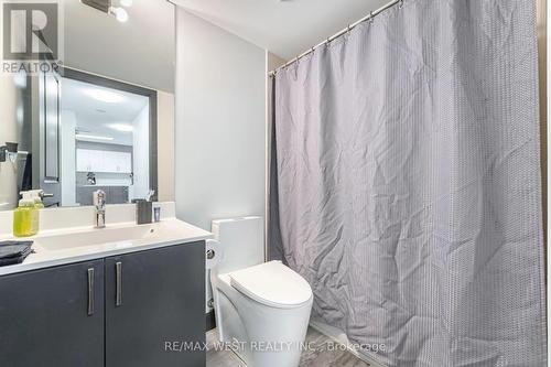 402 - 1235 Bayly Street, Pickering, ON - Indoor Photo Showing Bathroom