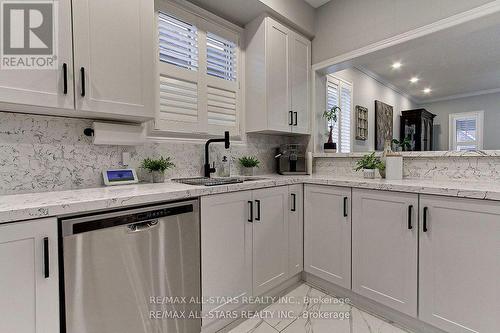 126 Vipond Road, Whitby, ON - Indoor Photo Showing Kitchen