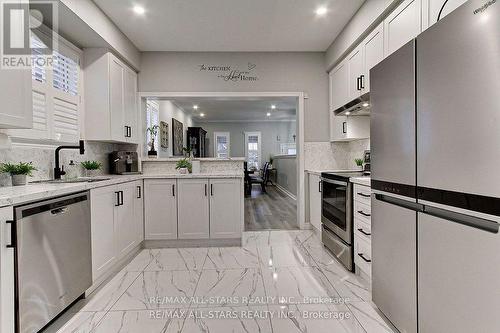 126 Vipond Road, Whitby, ON - Indoor Photo Showing Kitchen With Stainless Steel Kitchen With Upgraded Kitchen