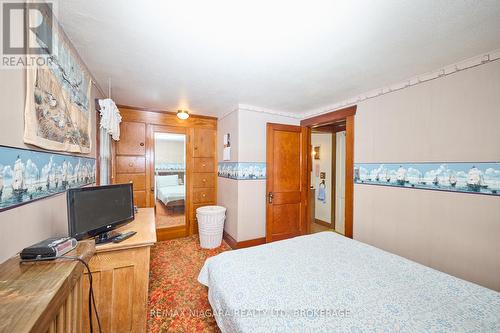 840 Ridge Road N, Fort Erie (335 - Ridgeway), ON - Indoor Photo Showing Bedroom