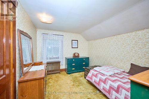 840 Ridge Road N, Fort Erie (335 - Ridgeway), ON - Indoor Photo Showing Bedroom