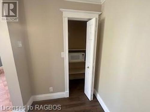 Hall with dark wood-type flooring - 745 4Th Avenue East Avenue, Owen Sound, ON 