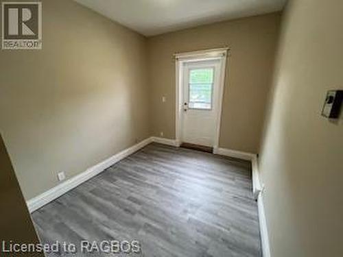 Entryway with hardwood / wood-style floors - 745 4Th Avenue East Avenue, Owen Sound, ON 