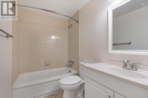 22 - 226 Highview Avenue W, London, ON - Indoor Photo Showing Bathroom